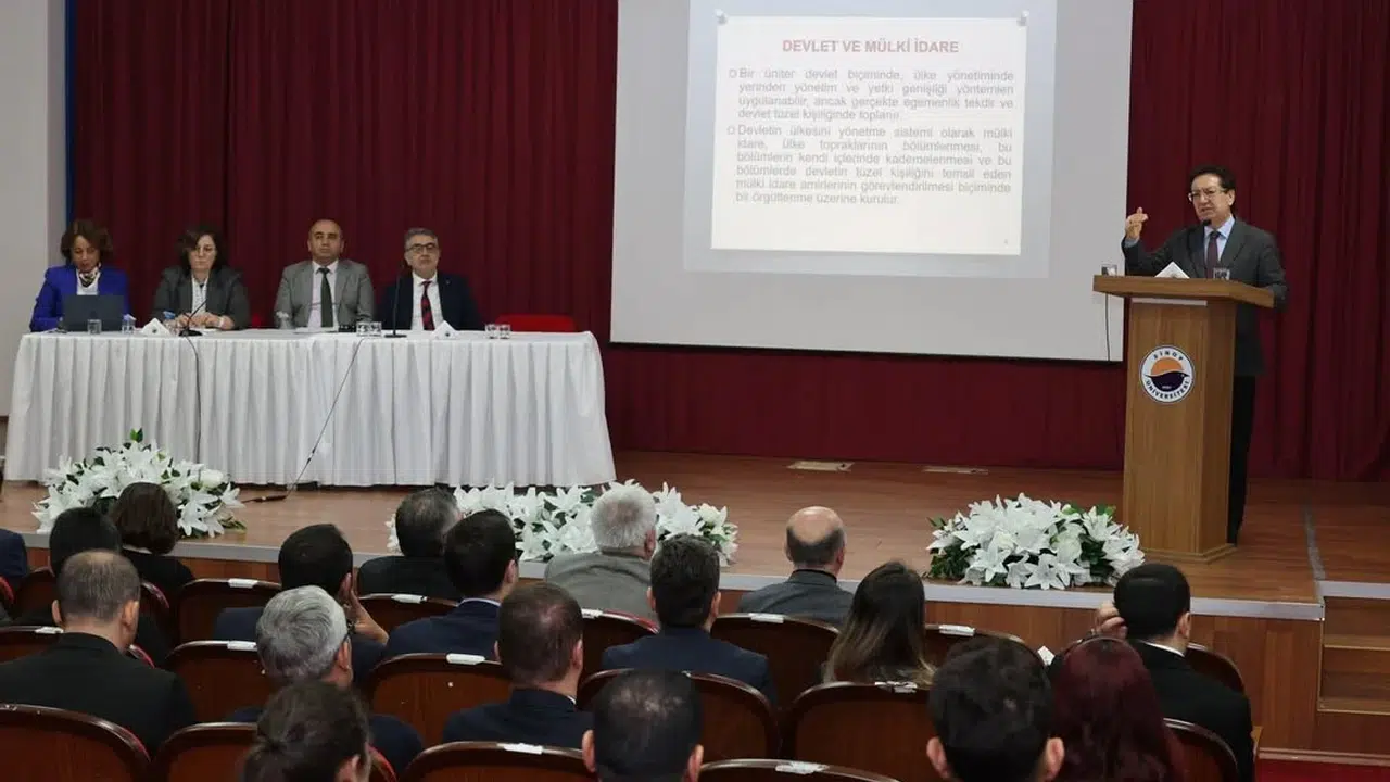 Sinop’ta kamu yönetiminin geleceği masaya yatırıldı: Ortak akıl vurgusu öne çıktı
