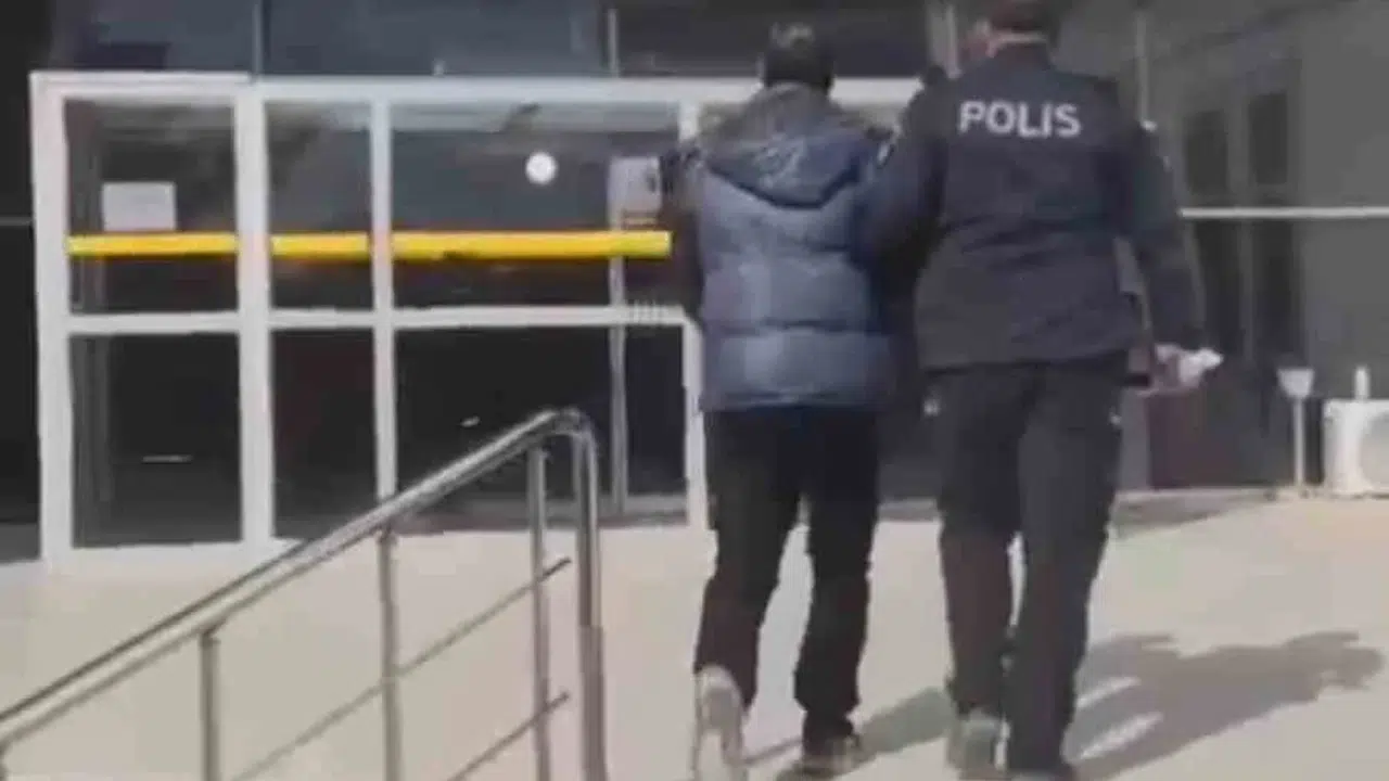 Antakya’da 15 yıllık firar sona erdi: Çek suçlusu cezaevine gönderildi