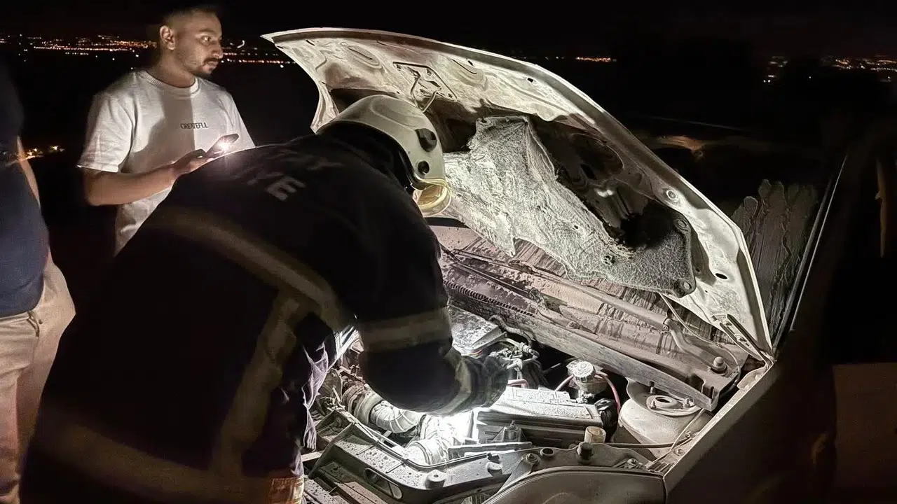 Seyir halindeki otomobil bir anda alev topuna döndü: Facianın eşiğinden dönüldü