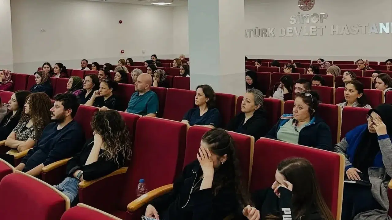 Sinop'ta sağlık çalışanlarına kritik eğitim: Olası felaketlere karşı tam donanımlı hazırlık