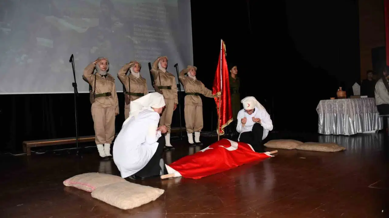 Vezirköprü’de 110 yıllık gurur: Kut’ül Amare zaferi gençlerin gözünden sahneye taşındı