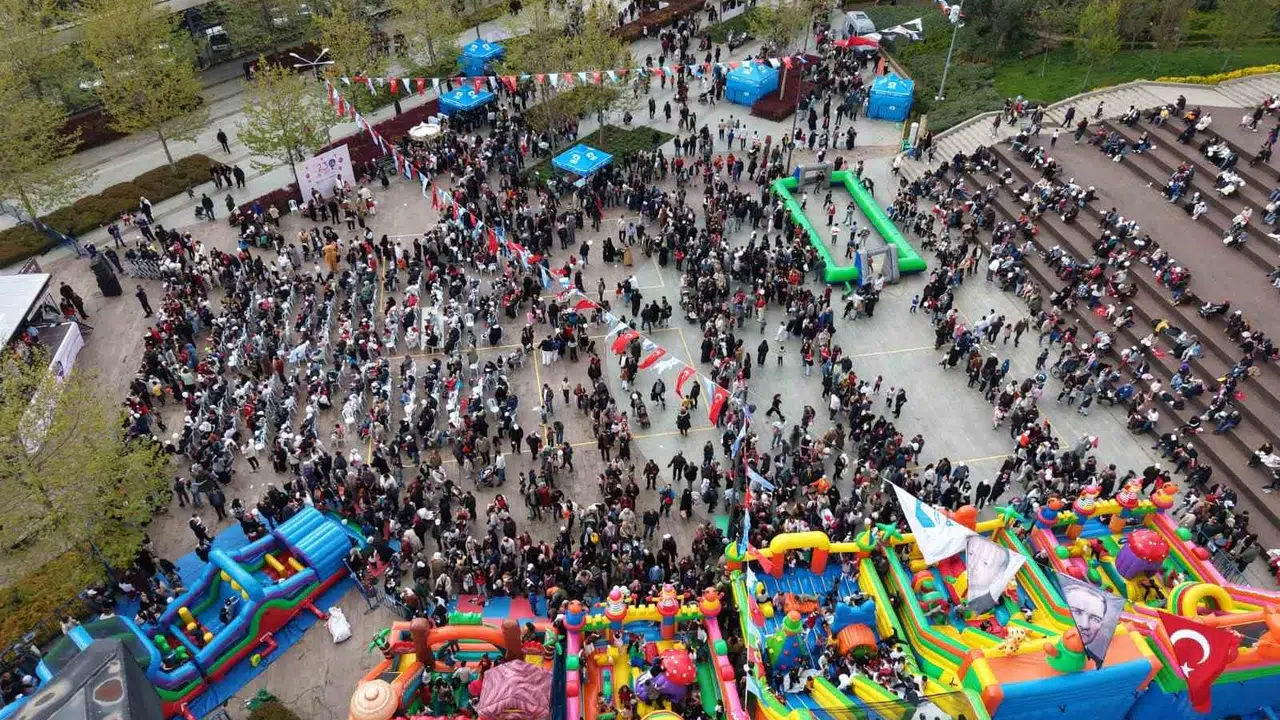 Pendik’te bayram havası: Millet Bahçesi’nde çocuklar için unutulmaz 23 Nisan şöleni