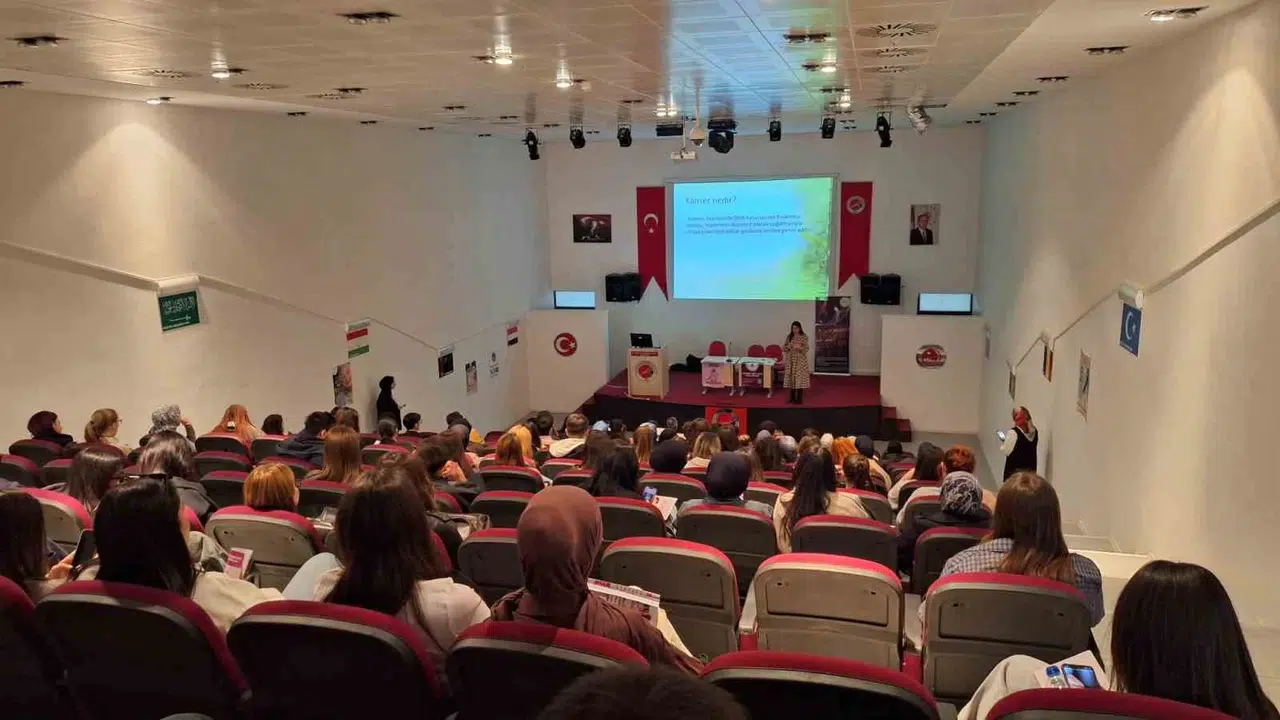 Kastamonu Üniversitesi'nde sağlık seferberliği: Gençlerden kansere karşı bilinçlendirme hamlesi