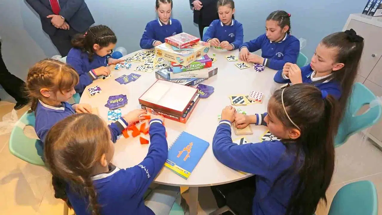 Oyunun gücüyle zihinler açılıyor: Canik’te 27 okulda strateji rüzgarları esiyor