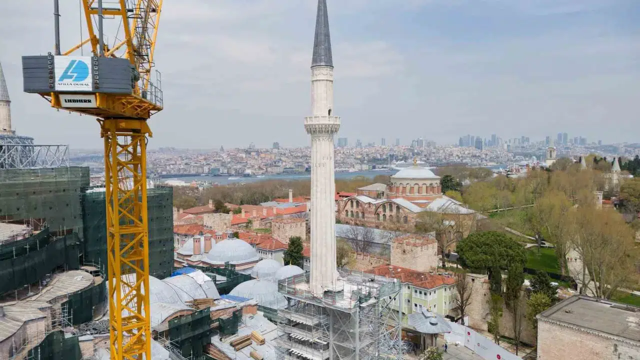 Ayasofya’da asırlık minareye deprem kalkanı: İnce işçilikle geleceğe taşındı