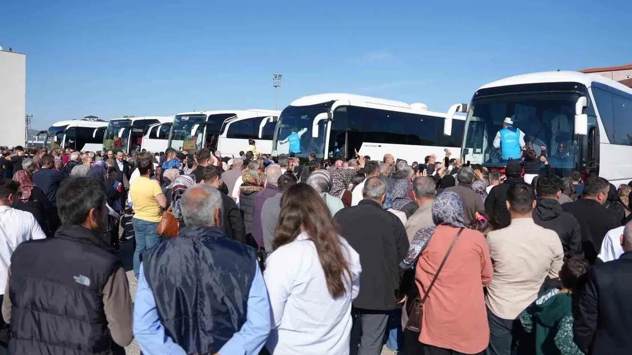Düzce'de kutsal yolculuk heyecanı: 191 hacı adayı dualarla uğurlandı