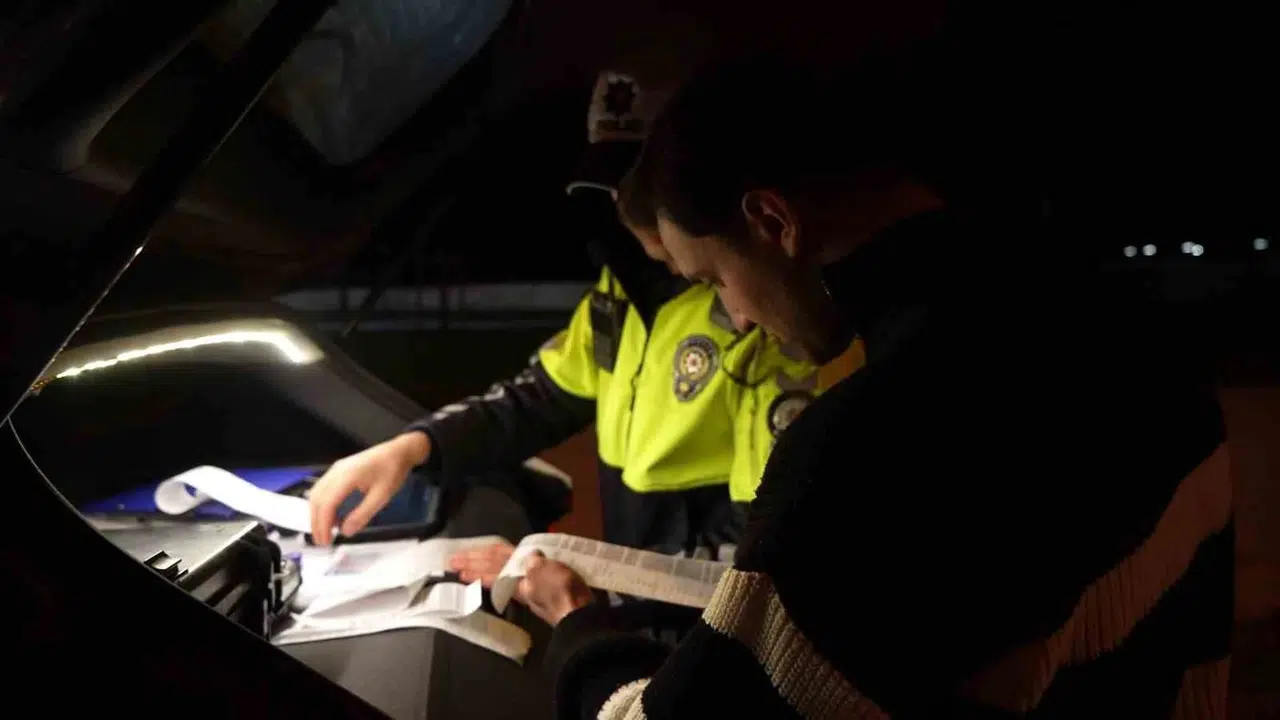 Bağdat Caddesi'nde dehşet saçan sürücüden pes dedirten sözler: 90 bin lirasında değilim, arabamı bağlamayın