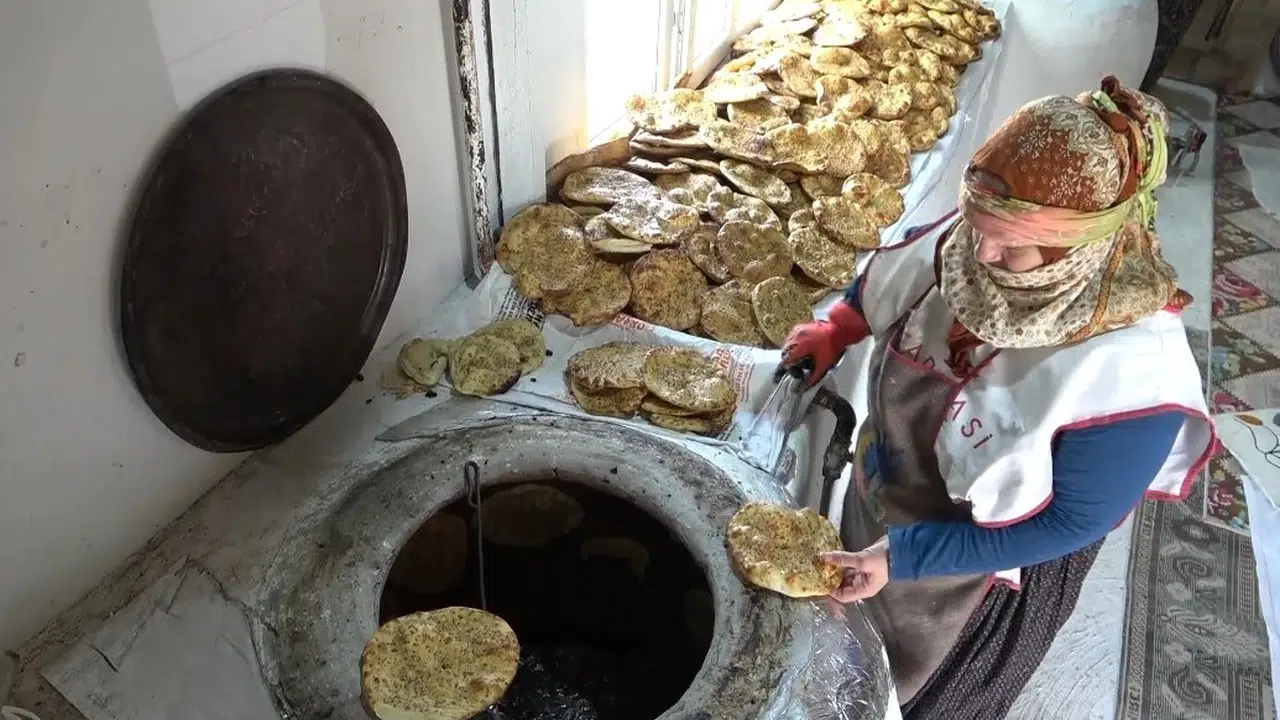 Tandırın başındaki gizli kahraman: 50 yaşında kendi işinin patronu oldu