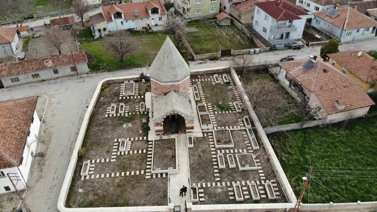 Yozgat’ın gizli kalmış hazinesi: 5 asırlık Şah Sultan Türbesi zamana meydan okuyor