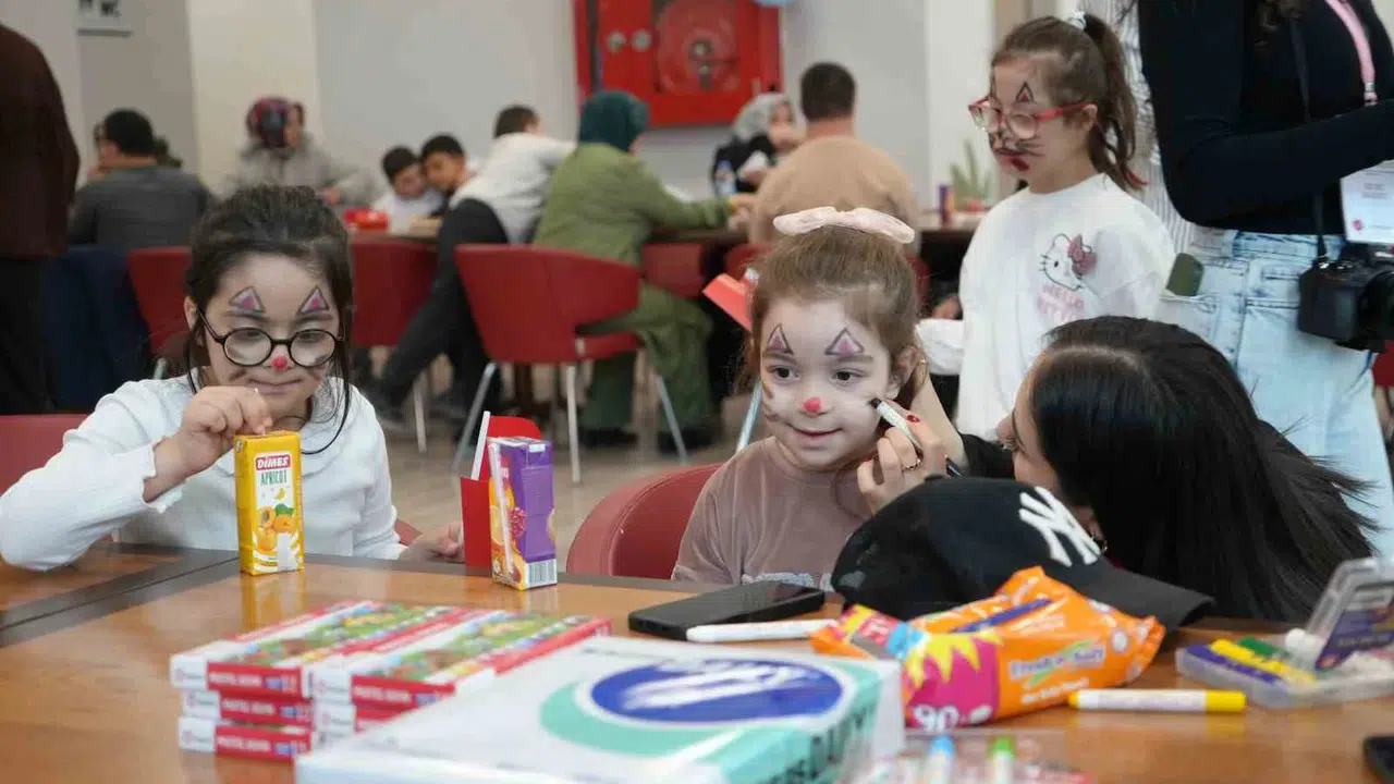 Mutlu Kalpler Kastamonu'da buluştu: Özel bireylerin neşesi üniversitelileri gururlandırdı