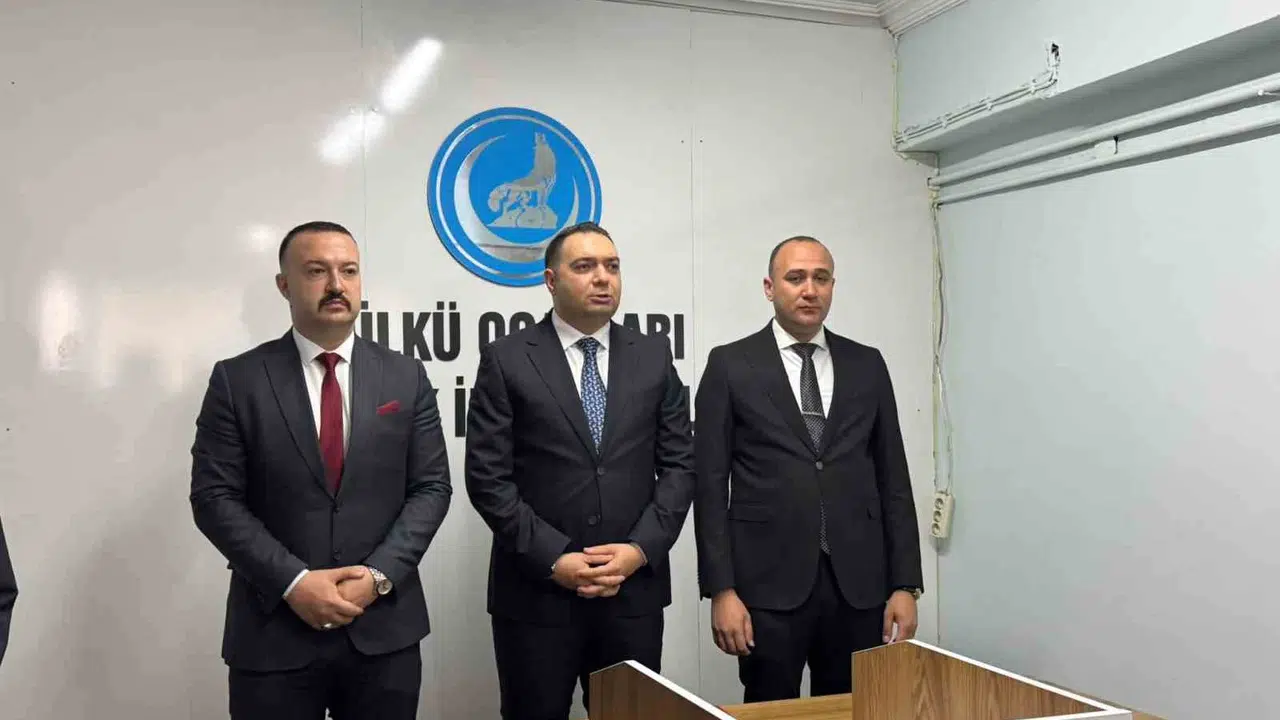 Bilecik Ülkü Ocakları’nda bayrak değişimi: Yeni başkan Bahadır Emirler oldu