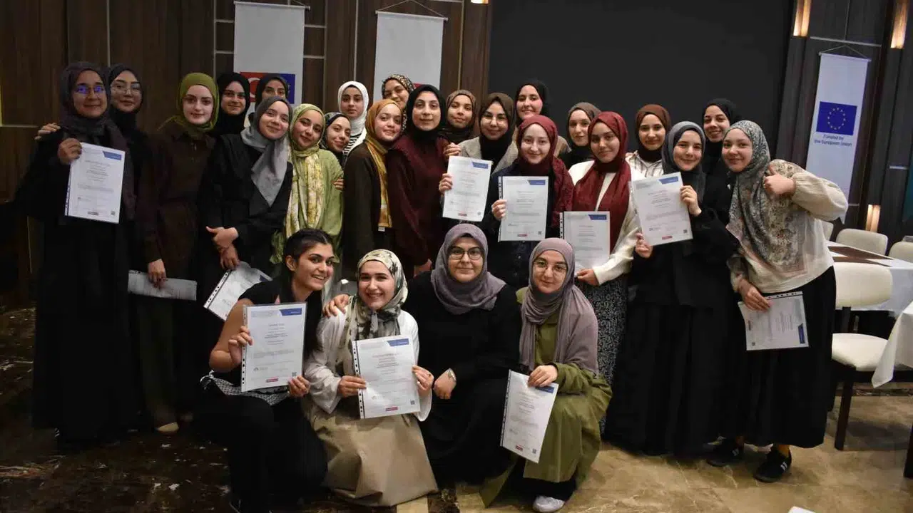 Dijital çağın dezenformasyon savaşına karşı genç kalkan: TÜRGEV öncülüğünde uluslararası güç birliği