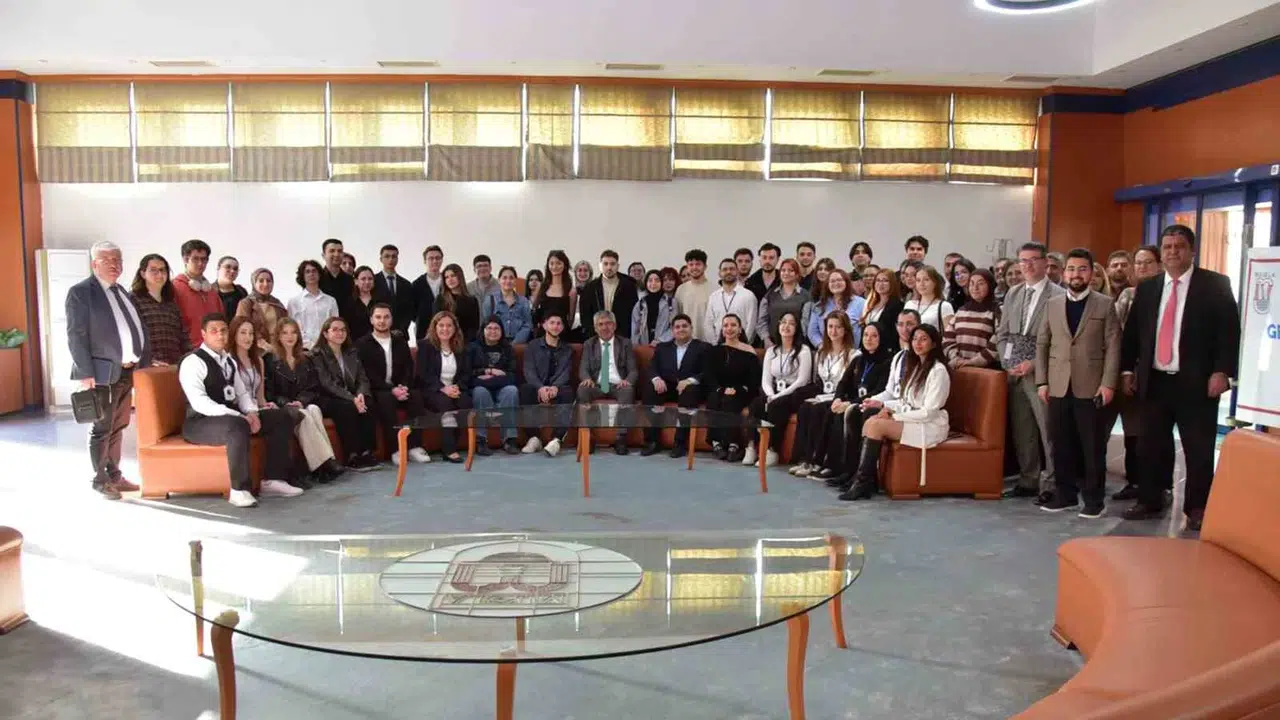 Rektör öğrencilerle masaya oturdu: MSKÜ’de katılımcı yönetim rüzgarı