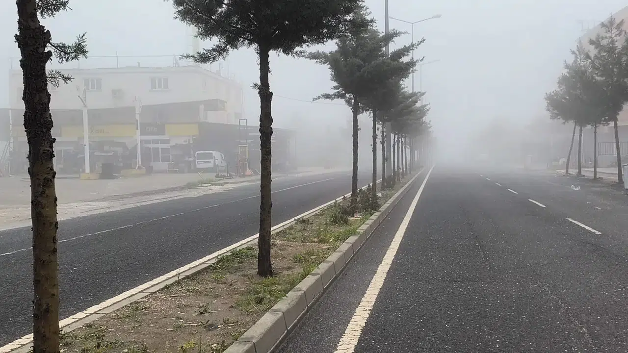 Diyarbakır’da sabah sürprizi: Görüş mesafesi metrelerin altına düştü