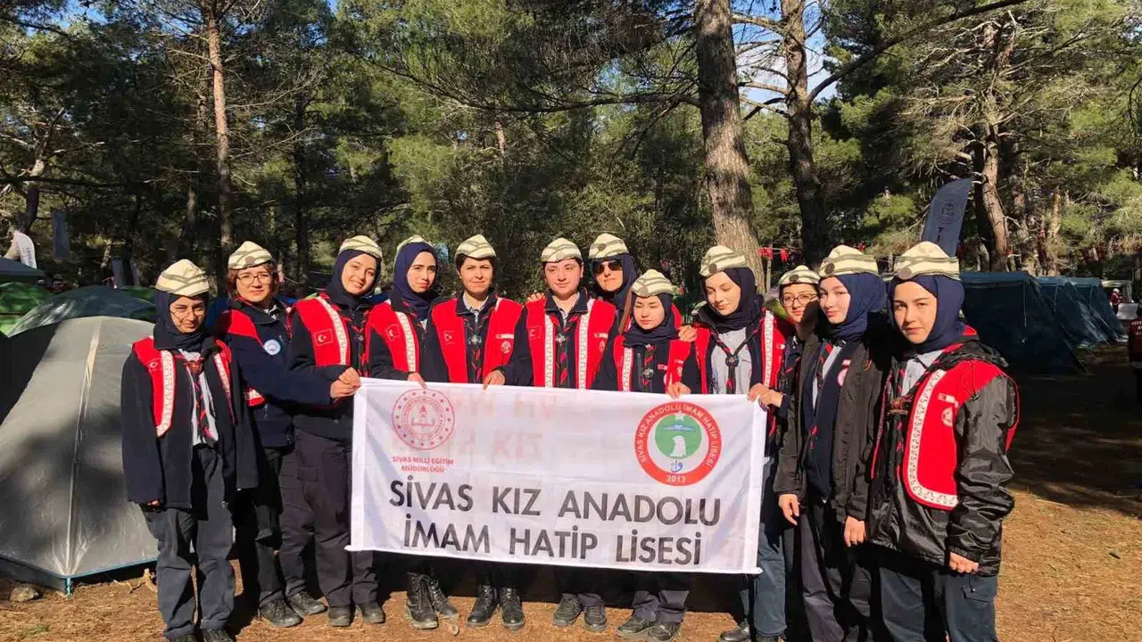 Sivaslı genç izciler Çanakkale'de tarihle buluştu: 57. Alay'ın izinden duygusal yolculuk