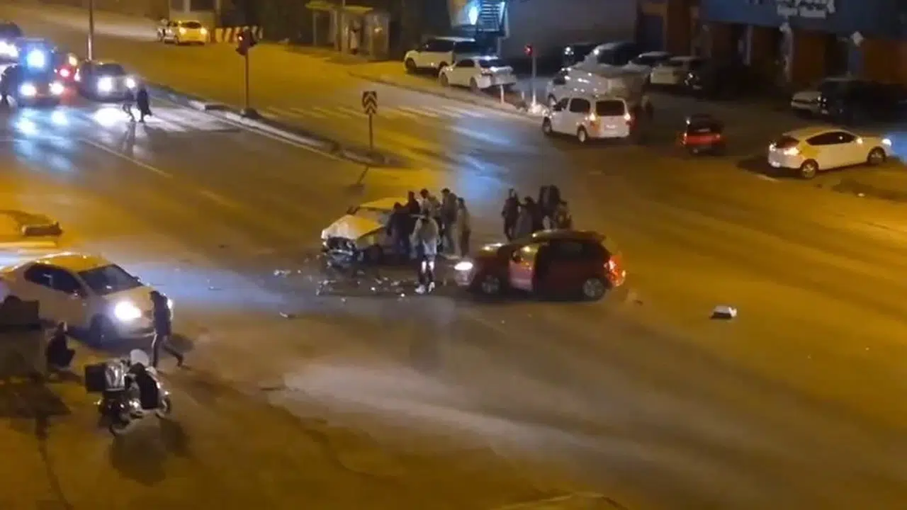 Kırmızı ışık ihlali ortalığı birbirine kattı: Kavşakta dehşet anları