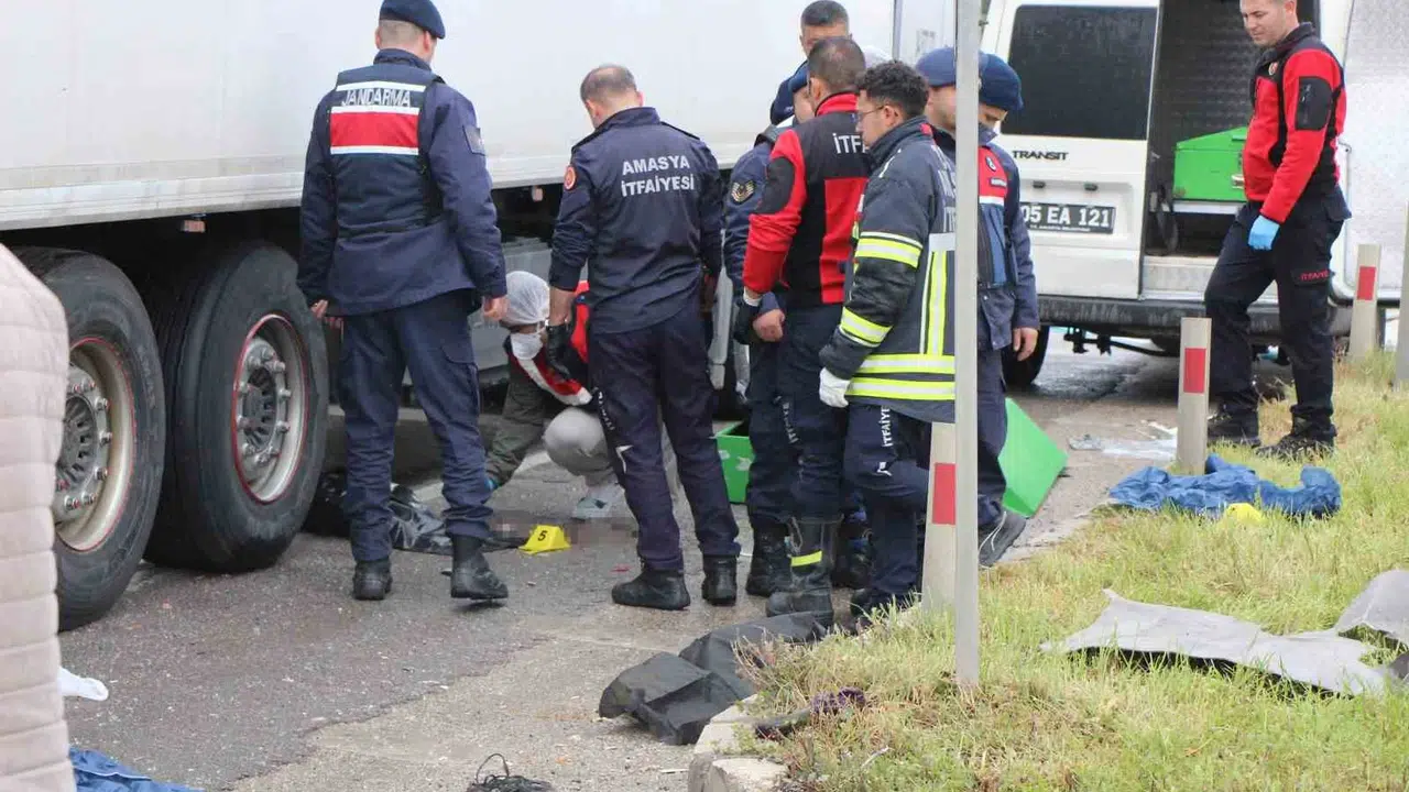 Cenaze dönüşü yürek yakan veda: Kırmızı ışık ihlali 10 aylık Yamaç bebeği hayattan kopardı