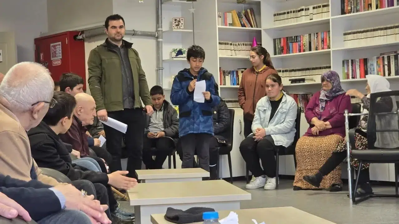 Genç yürekler yaşlı çınarlarla buluştu: Gerze’de kuşaklar arası sevgi köprüsü