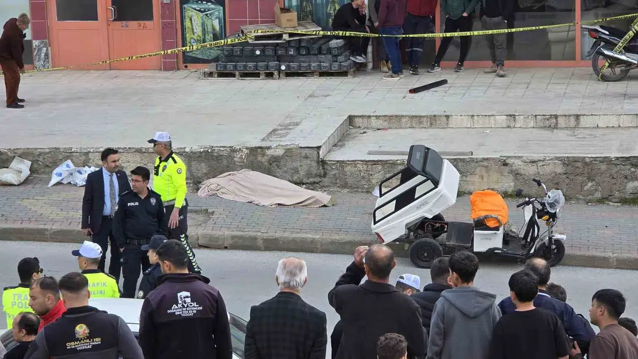 Yozgat’ta acı kaza: Mopedinden düşen yaşlı adam kaldırıma çarparak can verdi