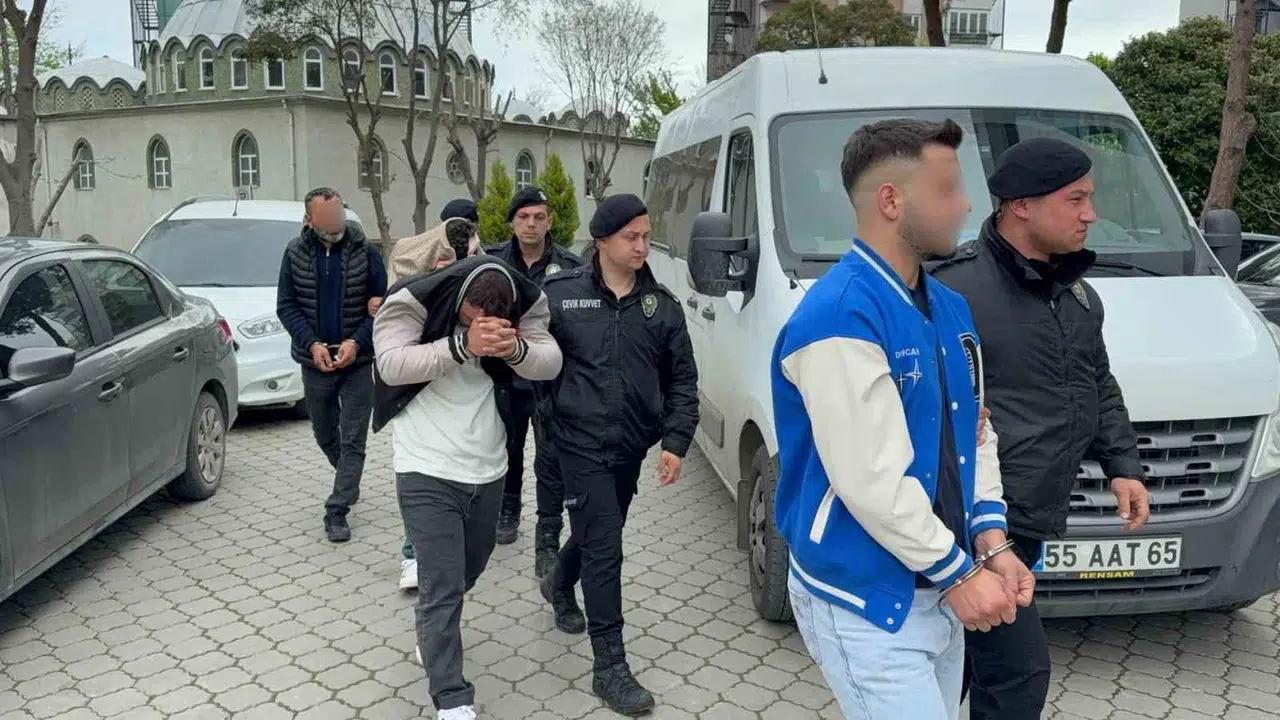 Samsun'da zehir tacirlerine geçit yok: 4 ayrı operasyonda yakalanan 5 şüpheli hakim karşısında