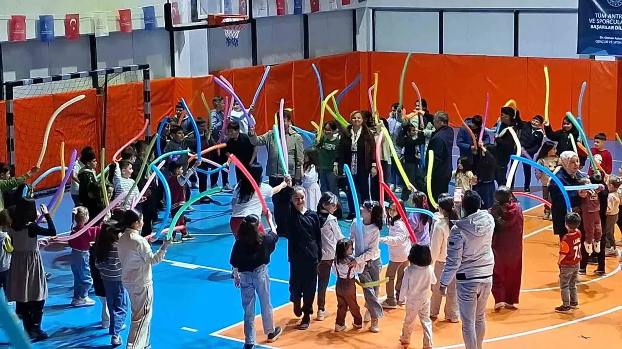 Tokat’ta minik kalpler sanatla ısındı: Turizm Haftası çocukların neşesiyle taçlandı