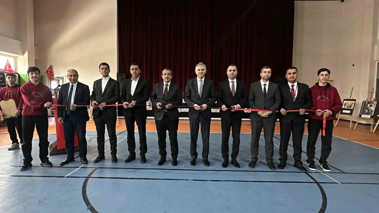 Yüksekova’da manevi iklim: Gençlerin gözünden namaz bilinci sergisi