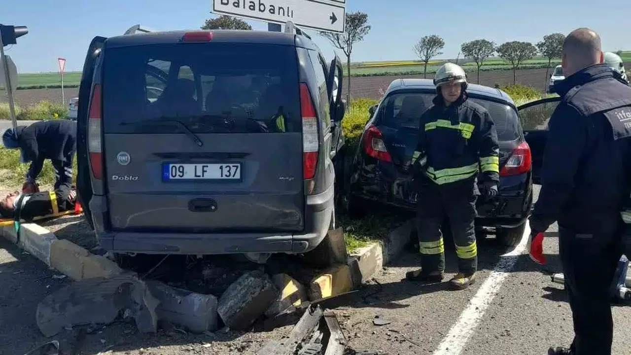 Tekirdağ’da şiddetli çarpışma: 5 yaralı, kurtarma ekipleri zamanla yarıştı