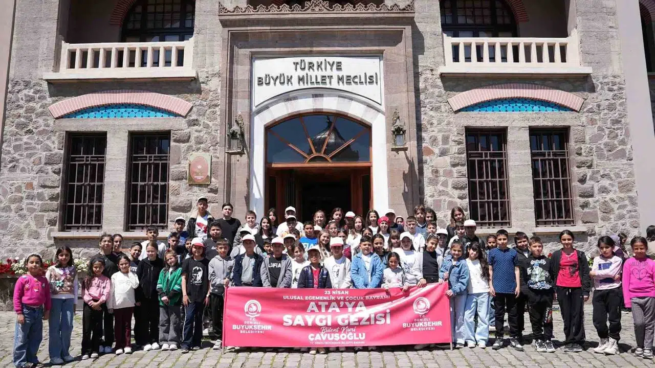 Denizli’nin minik kalpleri Başkent’te: Hayatlarında ilk kez Anıtkabir’i gördüler