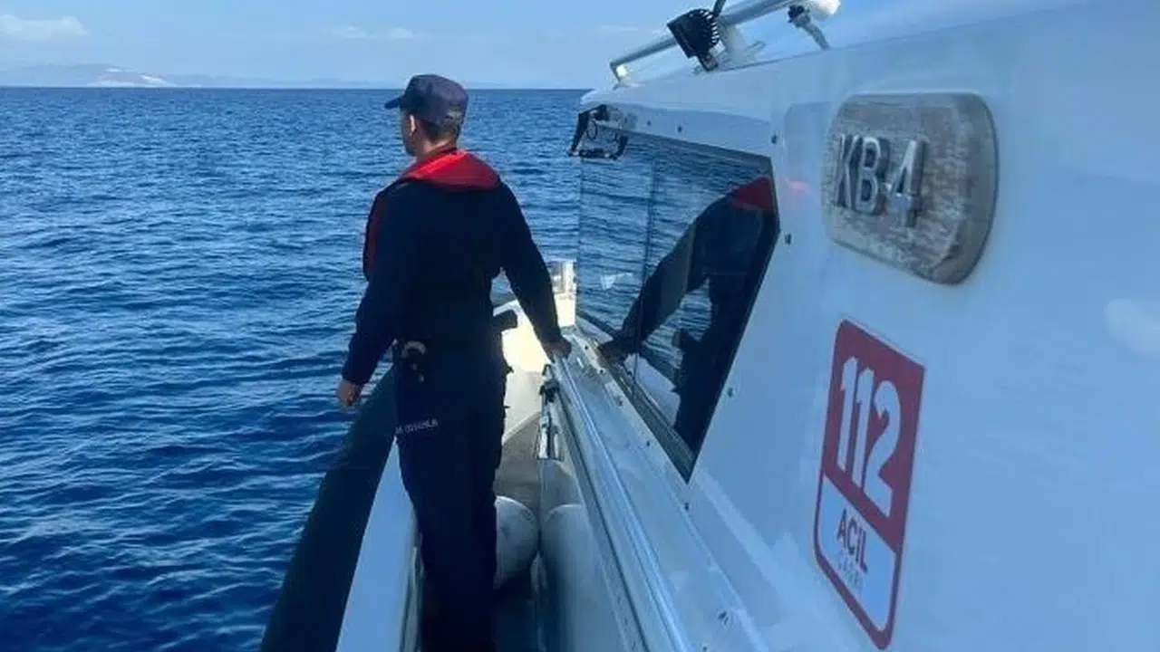 Didim’de kürek sörfü keyfi kabusa dönüyordu: Sahil Güvenlik son anda yetişti