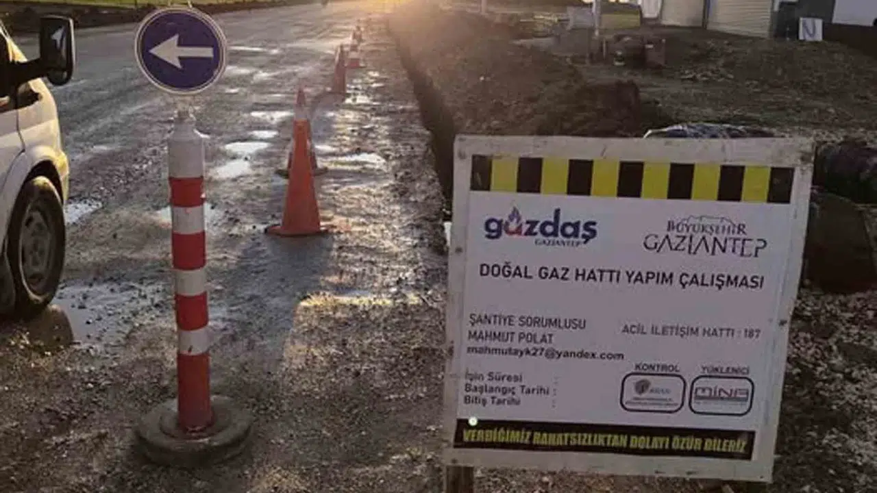 Araban’da doğalgaz çilesi bitmiyor: Kışın çamur, yazın toz vatandaşı canından bezdirdi