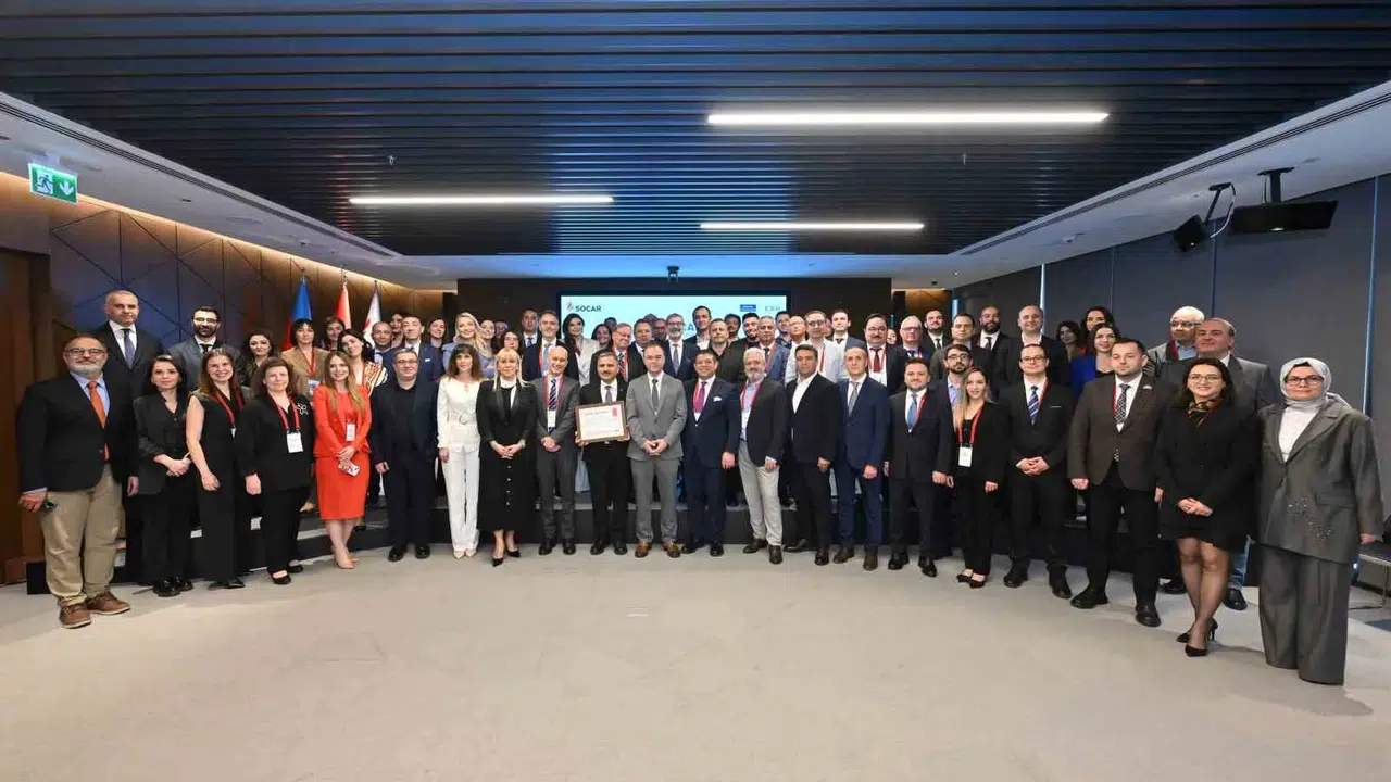 Enerji dünyasının geleceğine yön verecek isimler belli oldu: SOCAR Energy School dördüncü dönem mezunlarını verdi