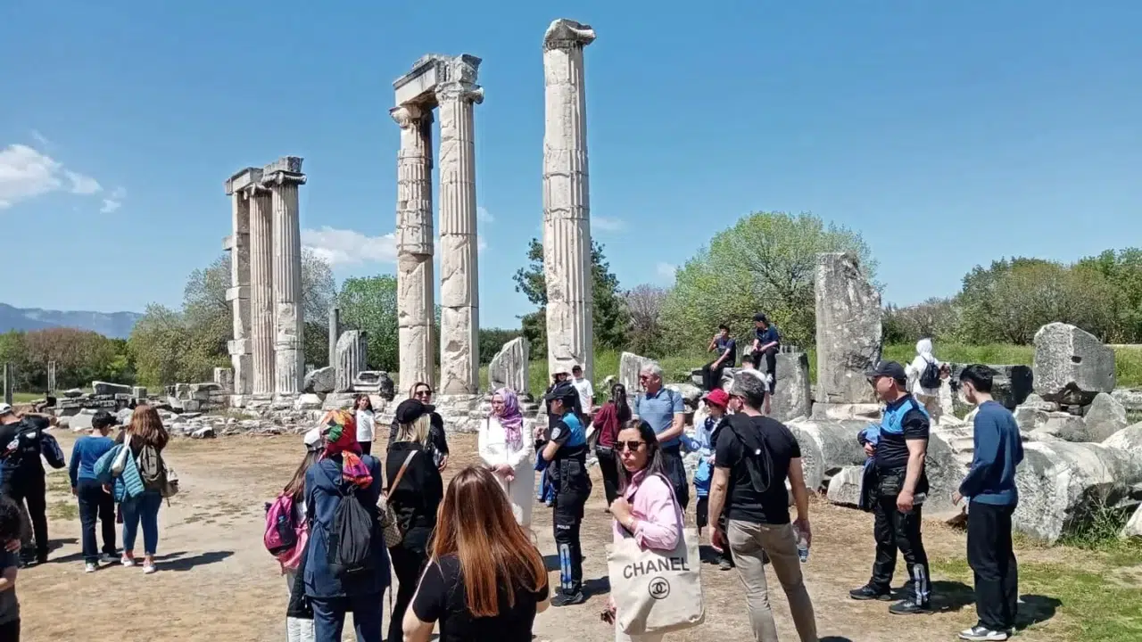 Polisler tarih yolculuğuna çıktı: Afrodisias’ta unutulmaz bir gün