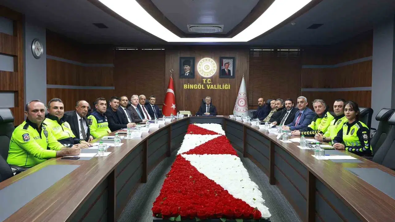Bingöl’de trafik düğümü çözülüyor: Vali Çelik’ten  ortak akıl  vurgusu