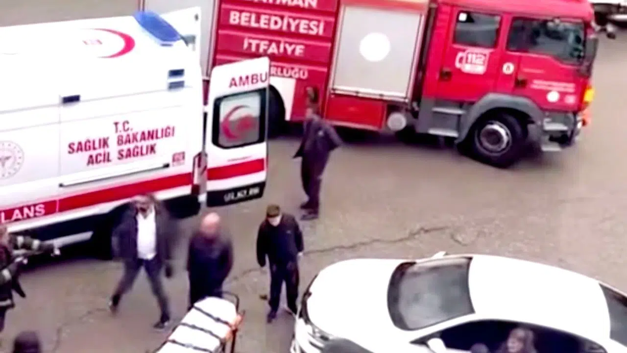 Batman'da korkunç kaza: Yolun karşısına geçmek isterken otomobilin altında kaldı