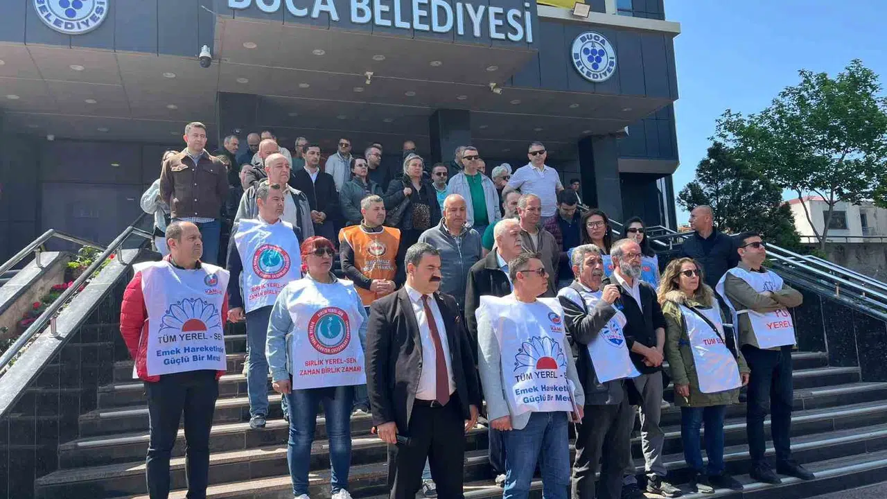 İzmir’de belediye koridorlarında gerilim tırmanıyor: Memurlardan  imzanızın arkasında durun  çağrısı