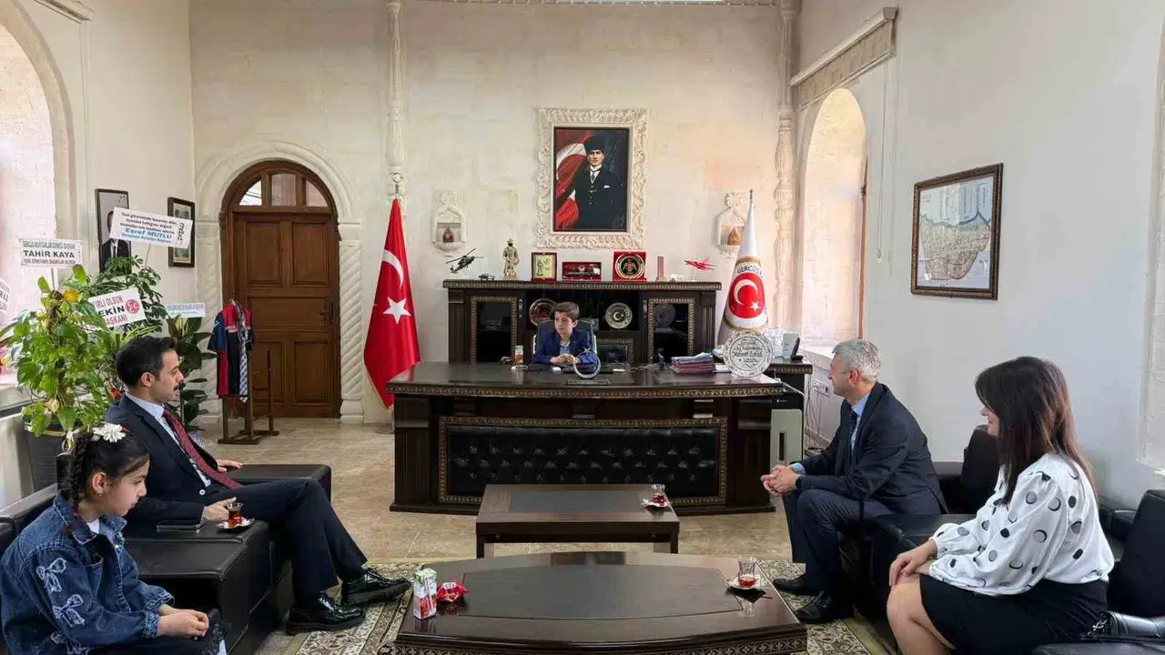 Gercüş'te koltuk onlara emanet: Minik kaymakamlar hayallerini anlattı