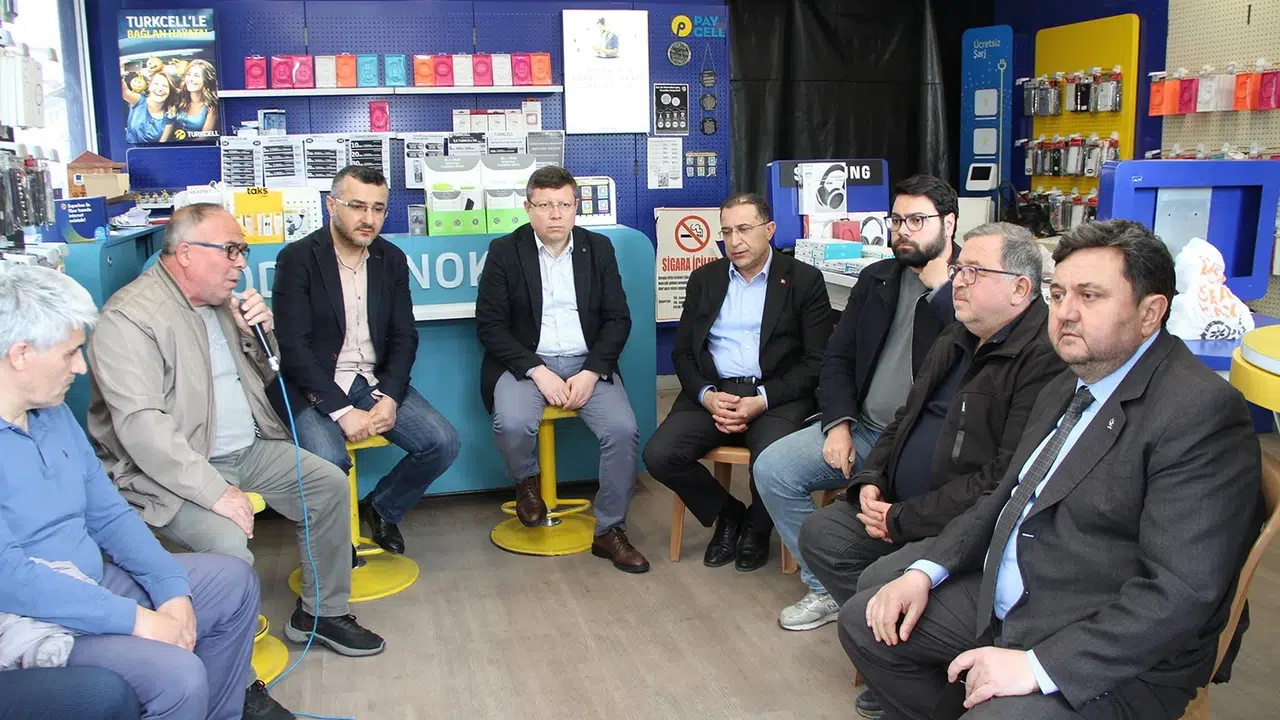 Kula’da teşkilat mesaisi: Mahalle başkanları sahayı masaya yatırdı