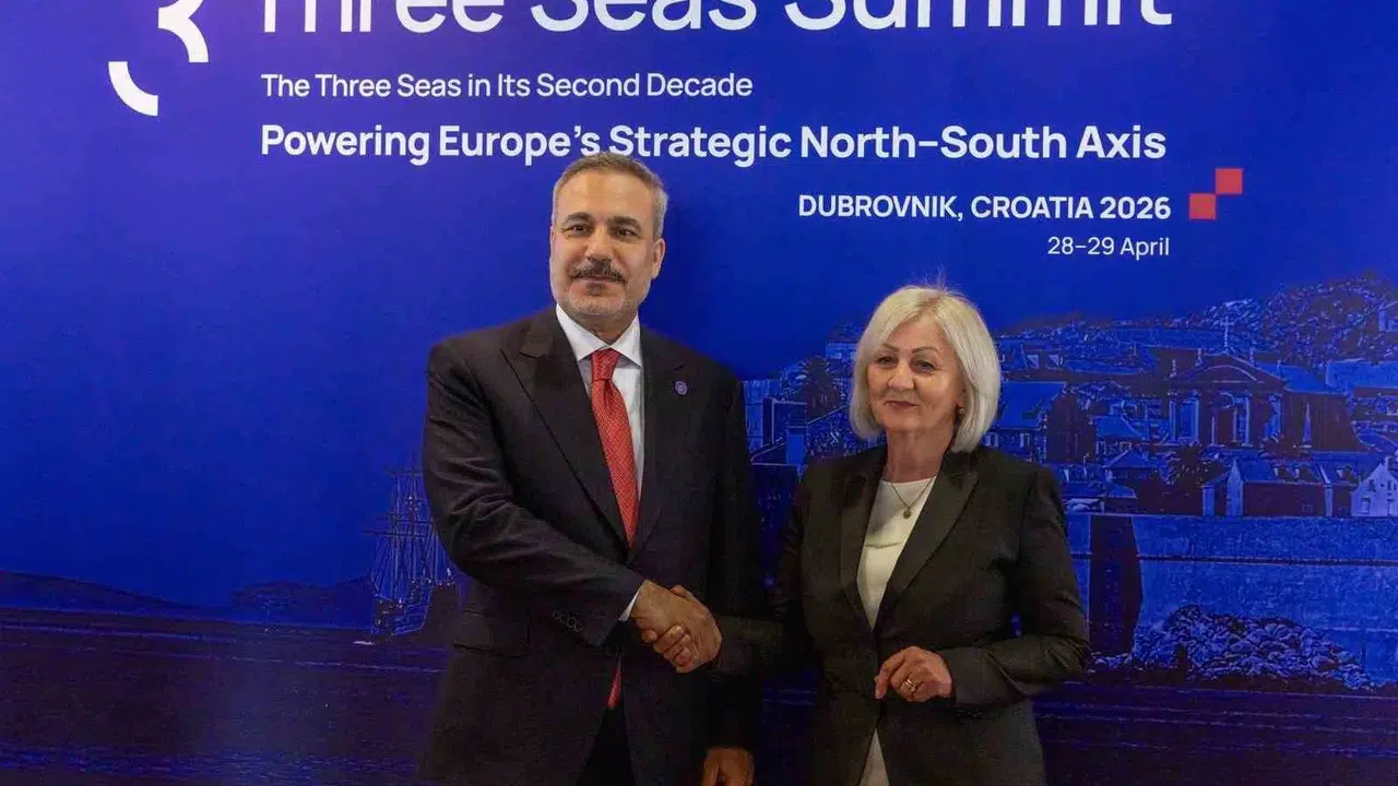 Balkanlar'da kritik diplomasi trafiği: Bakan Fidan, Bosna-Hersekli mevkidaşıyla Dubrovnik'te buluştu