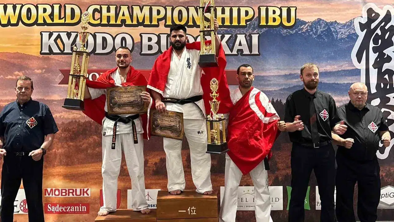 Polonya’da İstiklal Marşı’nı yankılandırdılar: Sultangazili sporcular dünya devlerini devirdi