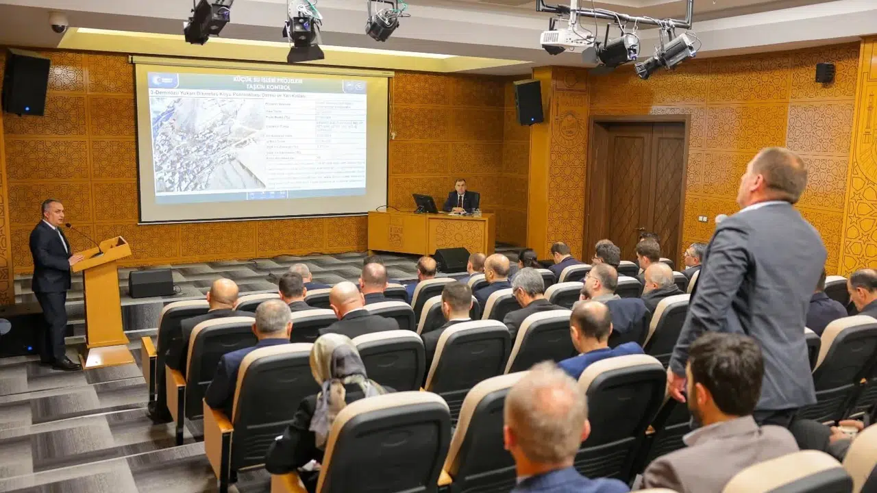 Bayburt’ta dev projeler masaya yatırıldı: Vali Eldivan’dan  hızlı müdahale  talimatı