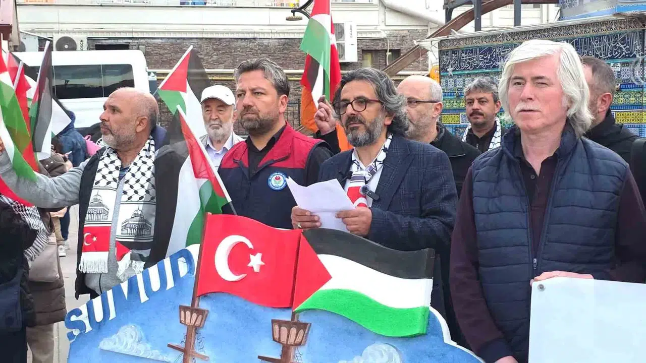 Kütahya’dan Gazze’ye yükselen vicdan sesi: Sumud Filosu’na yapılan saldırı meydanlarda protesto edildi