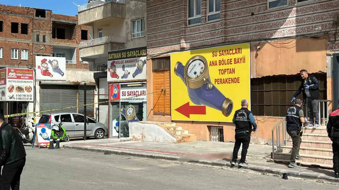 Batman’da yürek yakan veda: 8 katlı binanın çatısından düşen genç kurtarılamadı