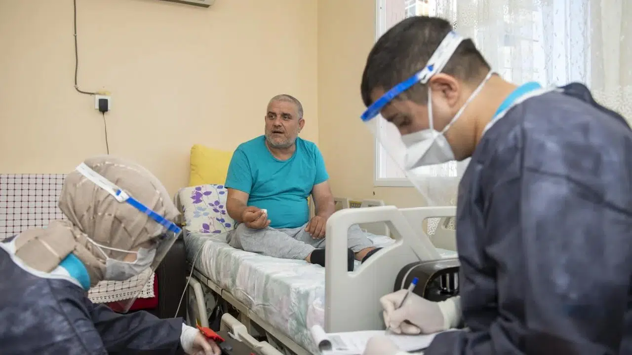 Mersin’de sosyal belediyecilik rüzgarı: Binlerce hanenin yüzü gülüyor