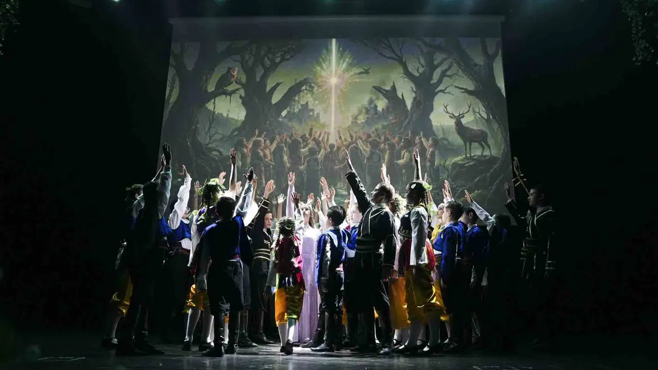 Masal kahramanları doğa için sahnede: Ormanın Muhafızları izleyiciyi büyüledi