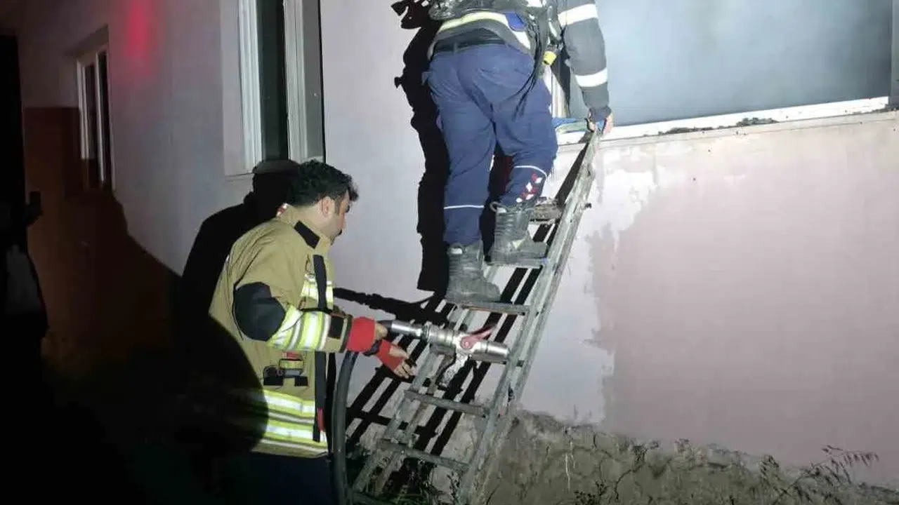 Hassa'da korkutan yangın: Alevler çevreye sıçramadan söndürüldü