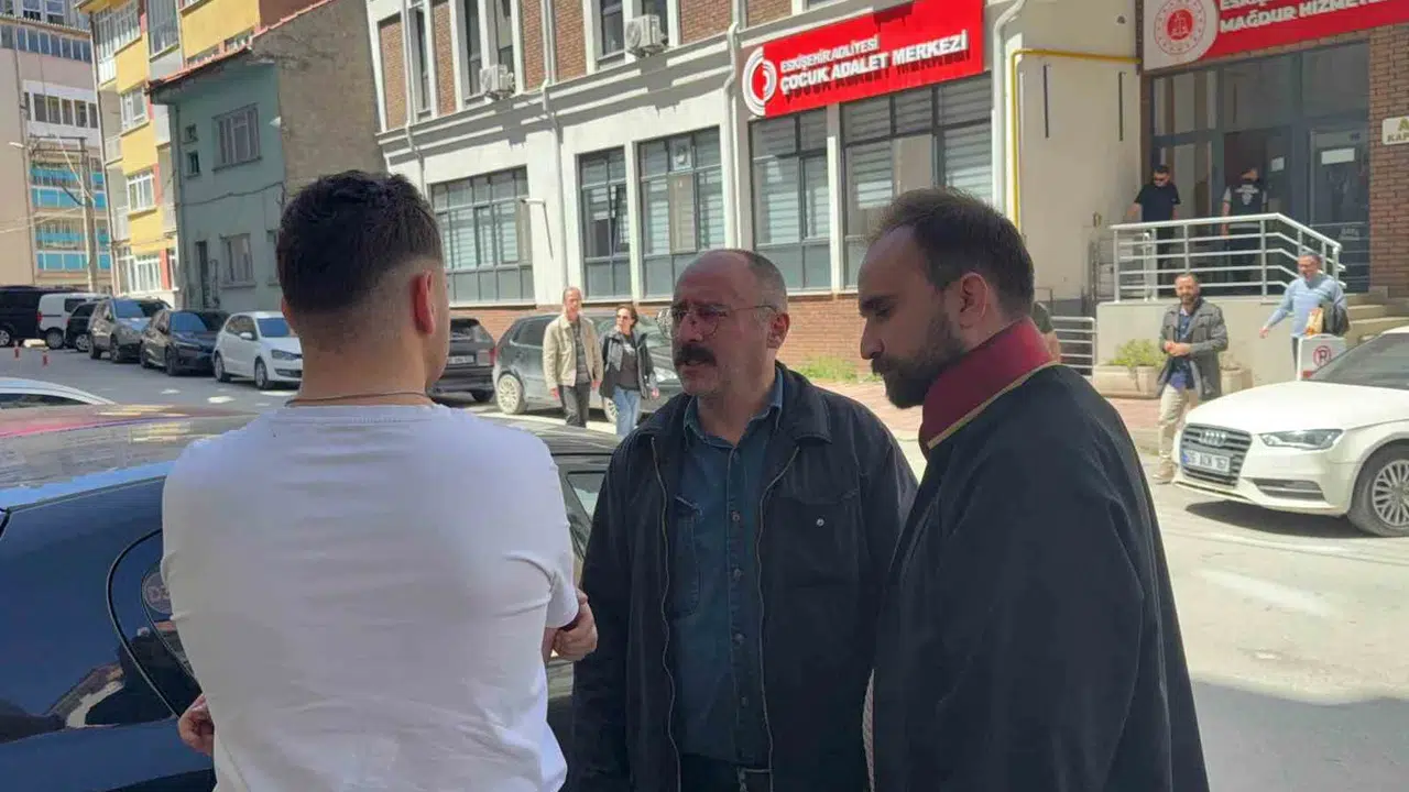 Okul çıkışında dehşeti yaşamıştı: Akran zorbalığı davasında tahliye kararı adliye koridorlarını karıştırdı