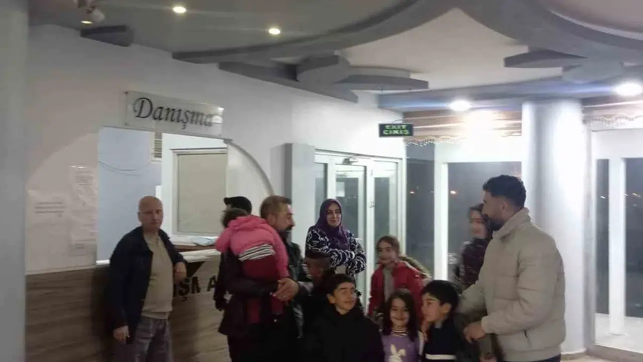 Patnos’ta depremzedeler için seferberlik: Devlet tüm imkanlarıyla Kucak Köyü’ne koştu