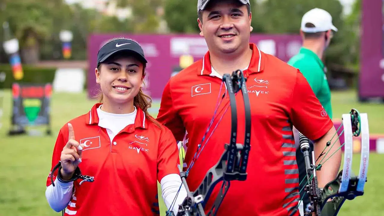 Okçulukta Muğla rüzgarı: Hazal ve Emircan Avrupa’yı dize getirdi