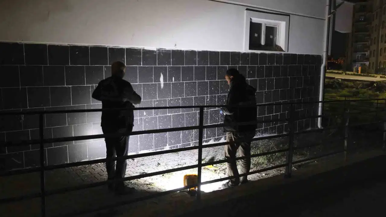 Karaman’da korku dolu gece: Arkadaşlarını ziyarete gitmişti, 3. kattan beton zemine çakıldı