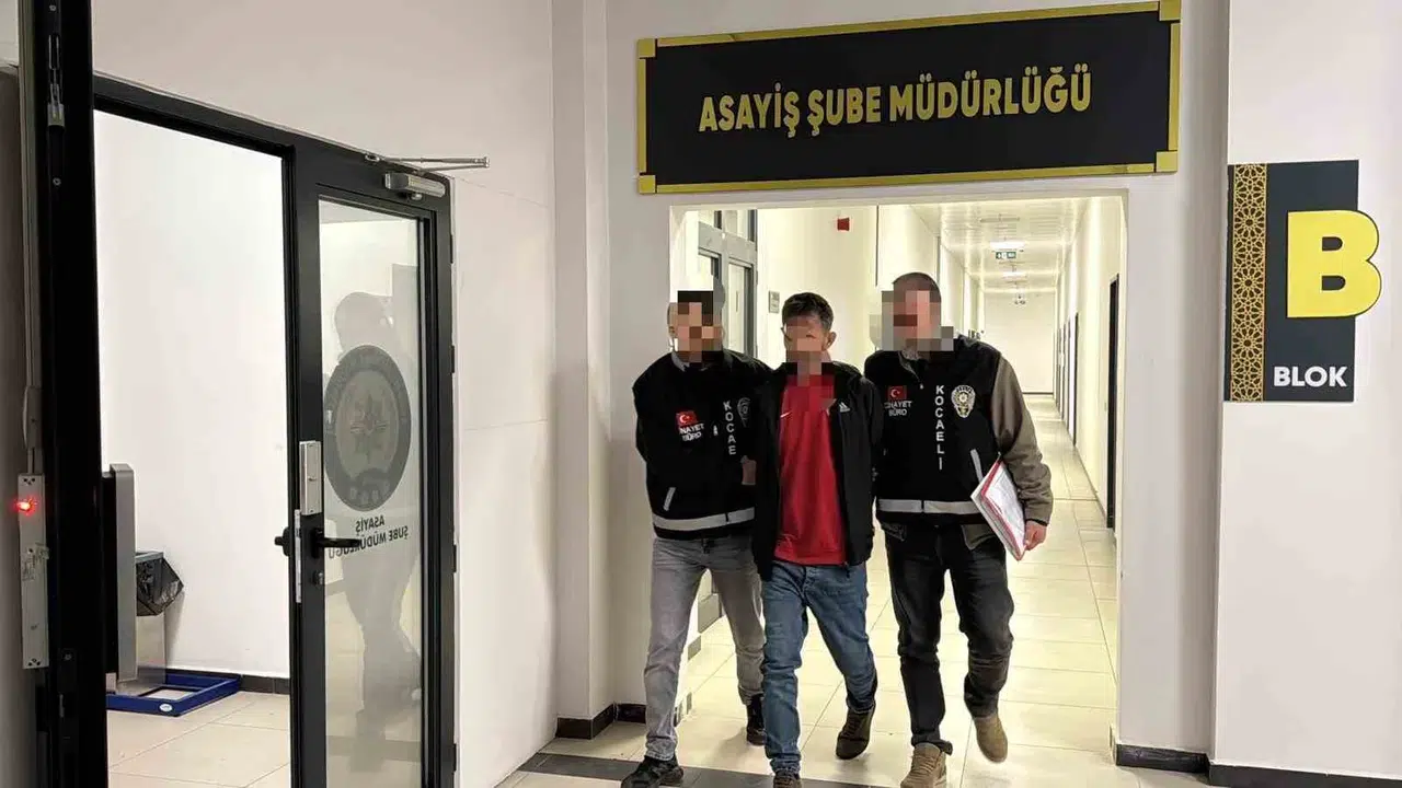 Kızının düğününe iki gün kala eşini katletti: Mahkemede  eşofman  bahanesi